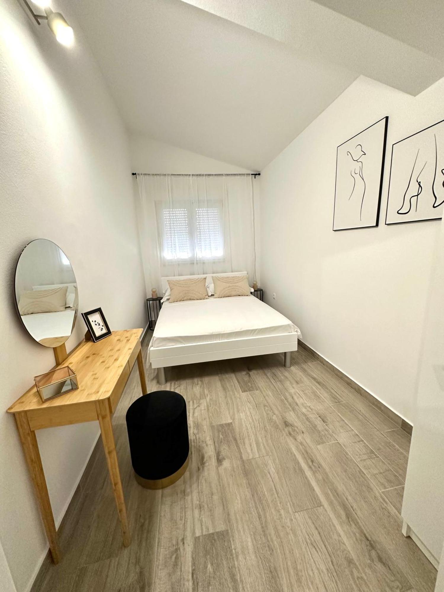 Deluxe Apartments Kate Makarska Ngoại thất bức ảnh